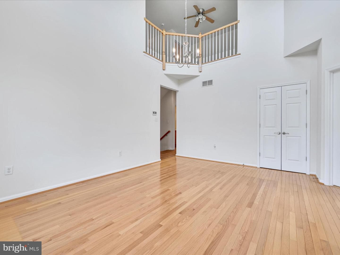 2 Fox Chase Lane photo 5