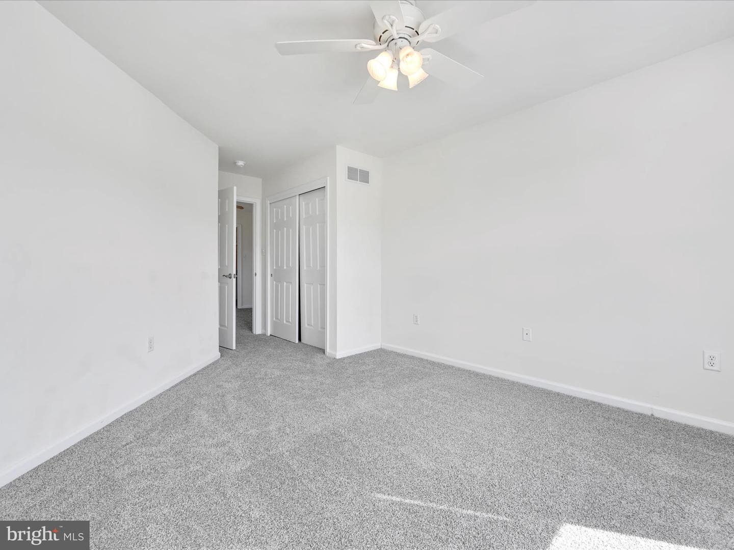 2 Fox Chase Lane photo 6
