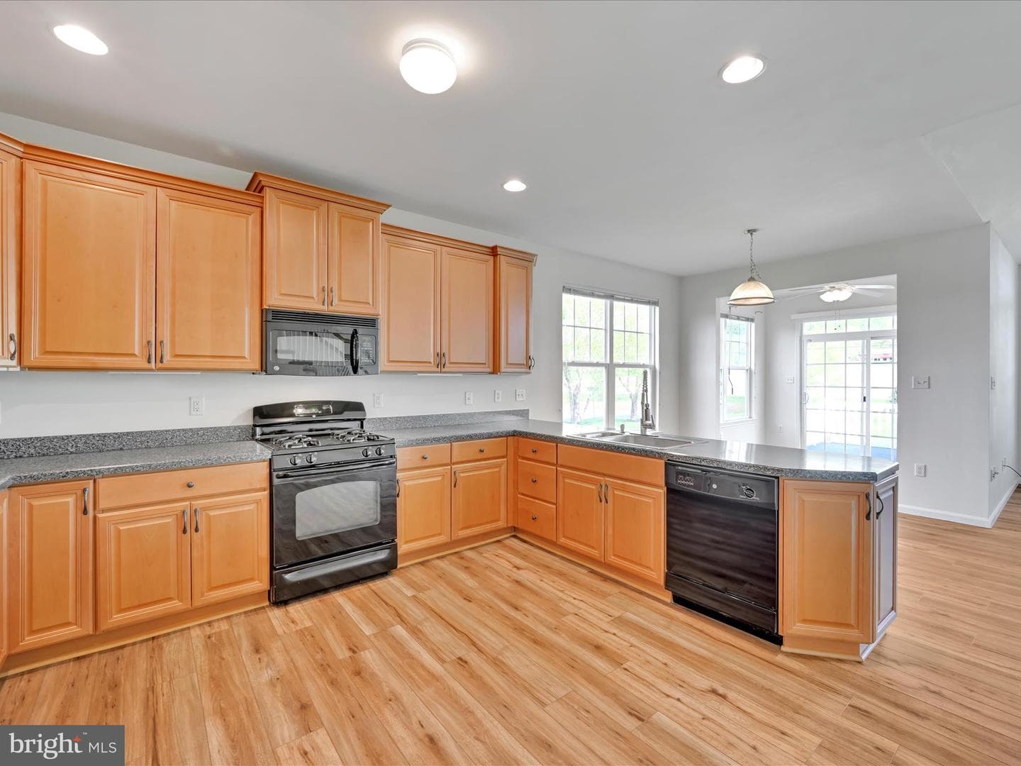 2 Fox Chase Lane photo 8