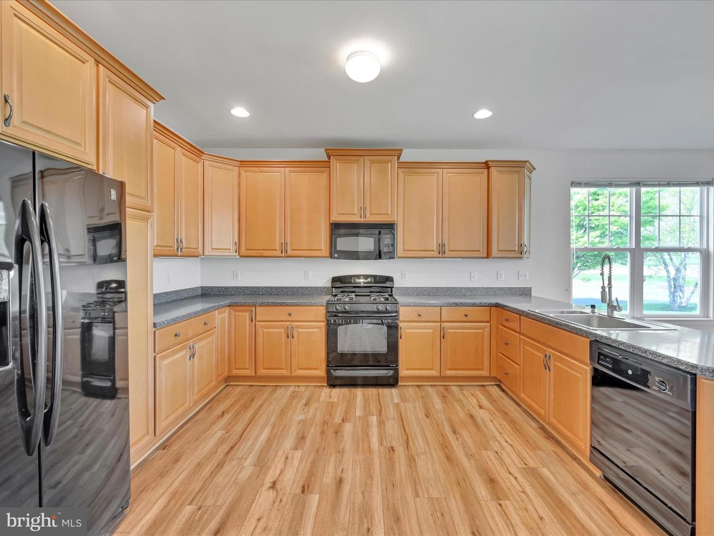 2 Fox Chase Lane photo 9