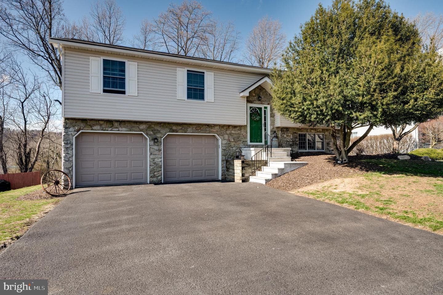 1133 Ashbourne Drive photo 1