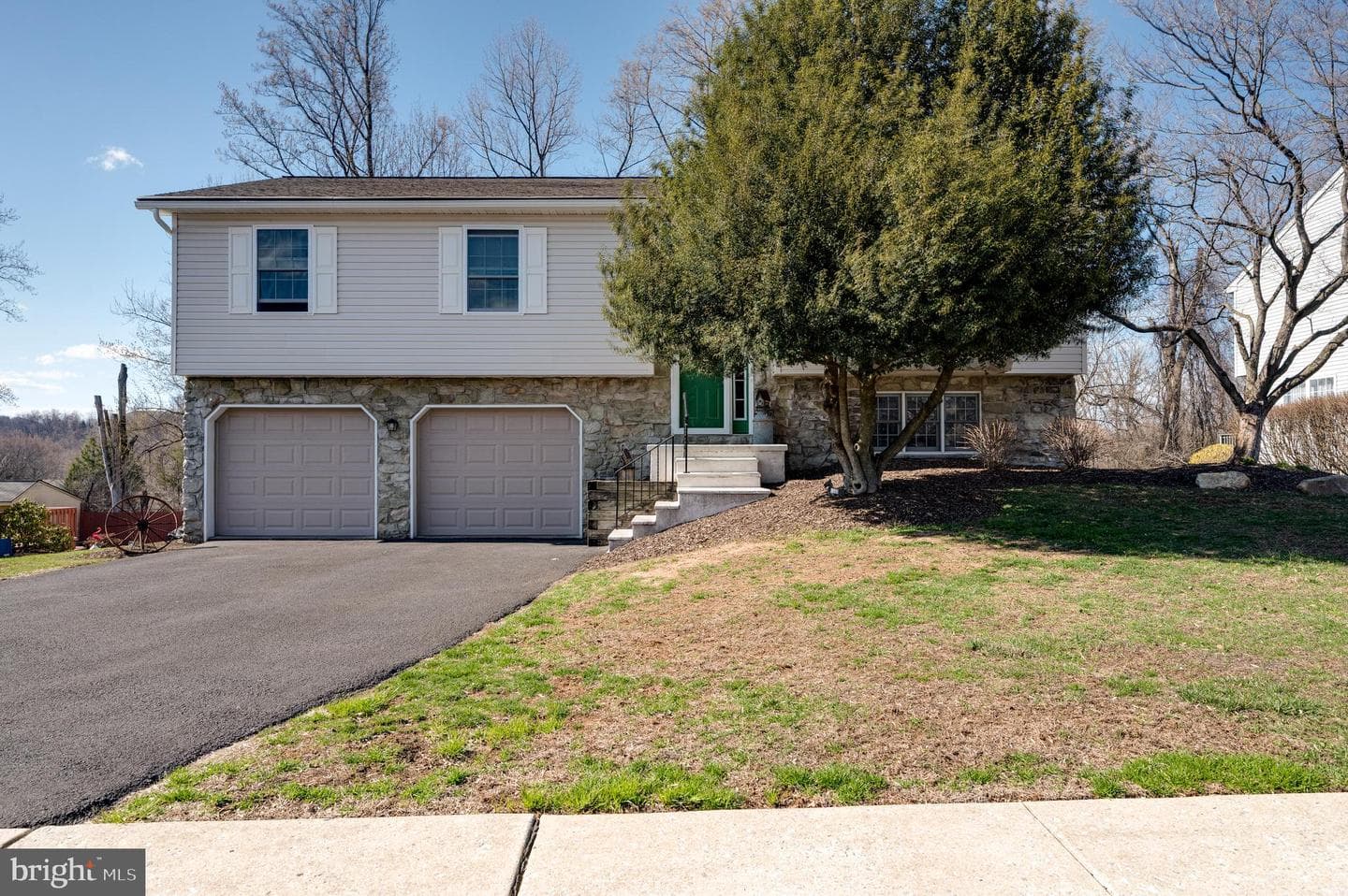 1133 Ashbourne Drive photo 2