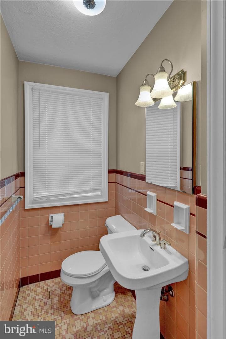 1403 College Avenue photo 16