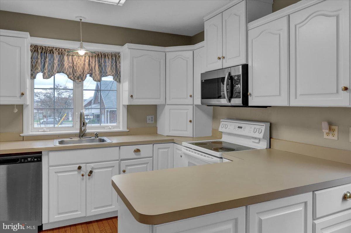 1403 College Avenue photo 20