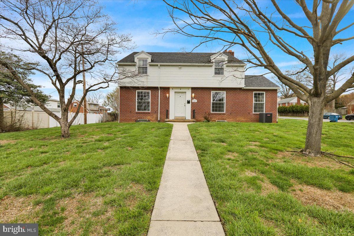 1403 College Avenue photo 4