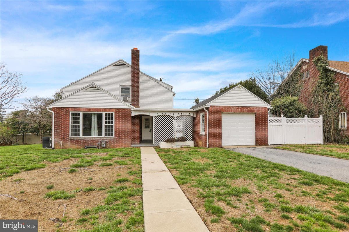1403 College Avenue photo 5