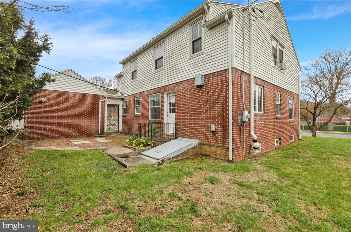 1403 College Avenue photo 6