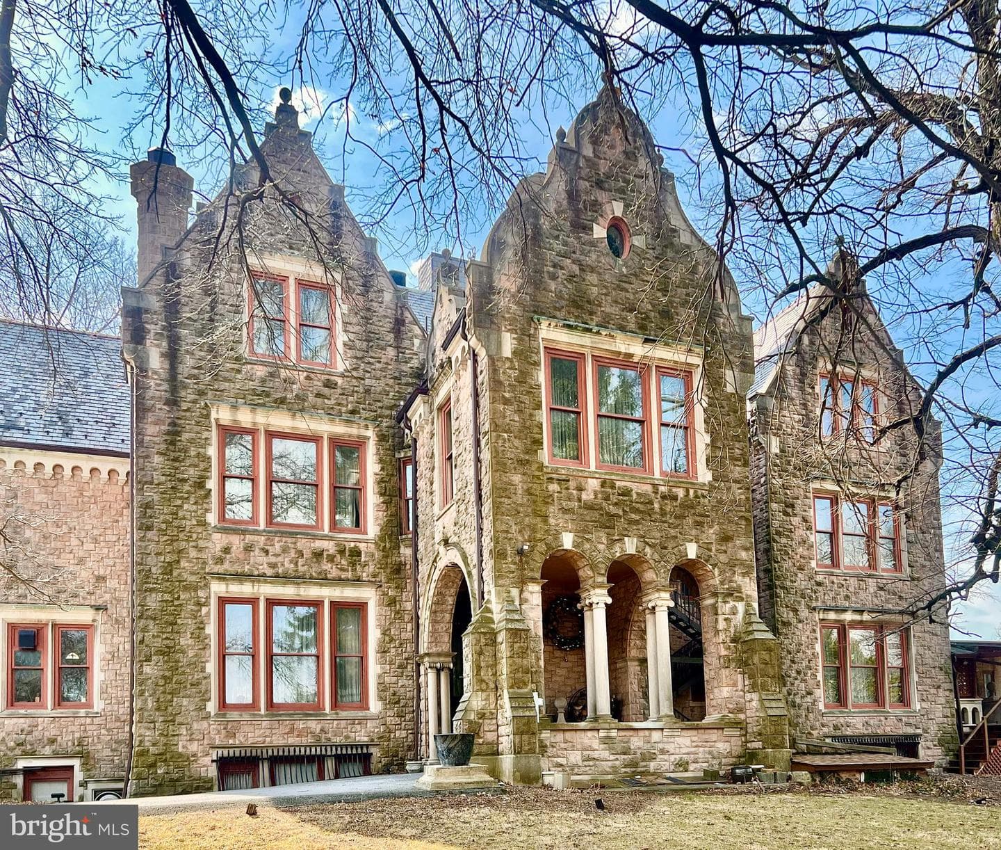 1120 Centre Avenue photo 4