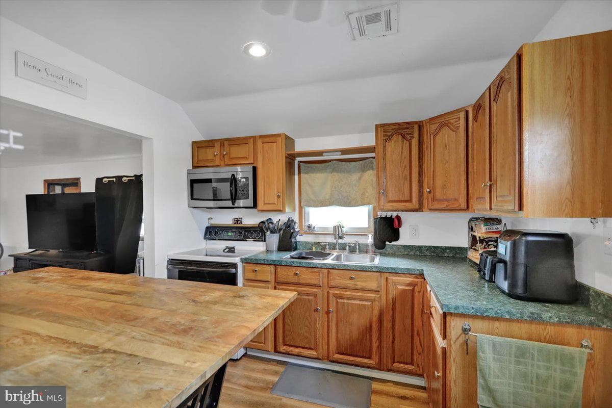 255 Keller Road photo 6
