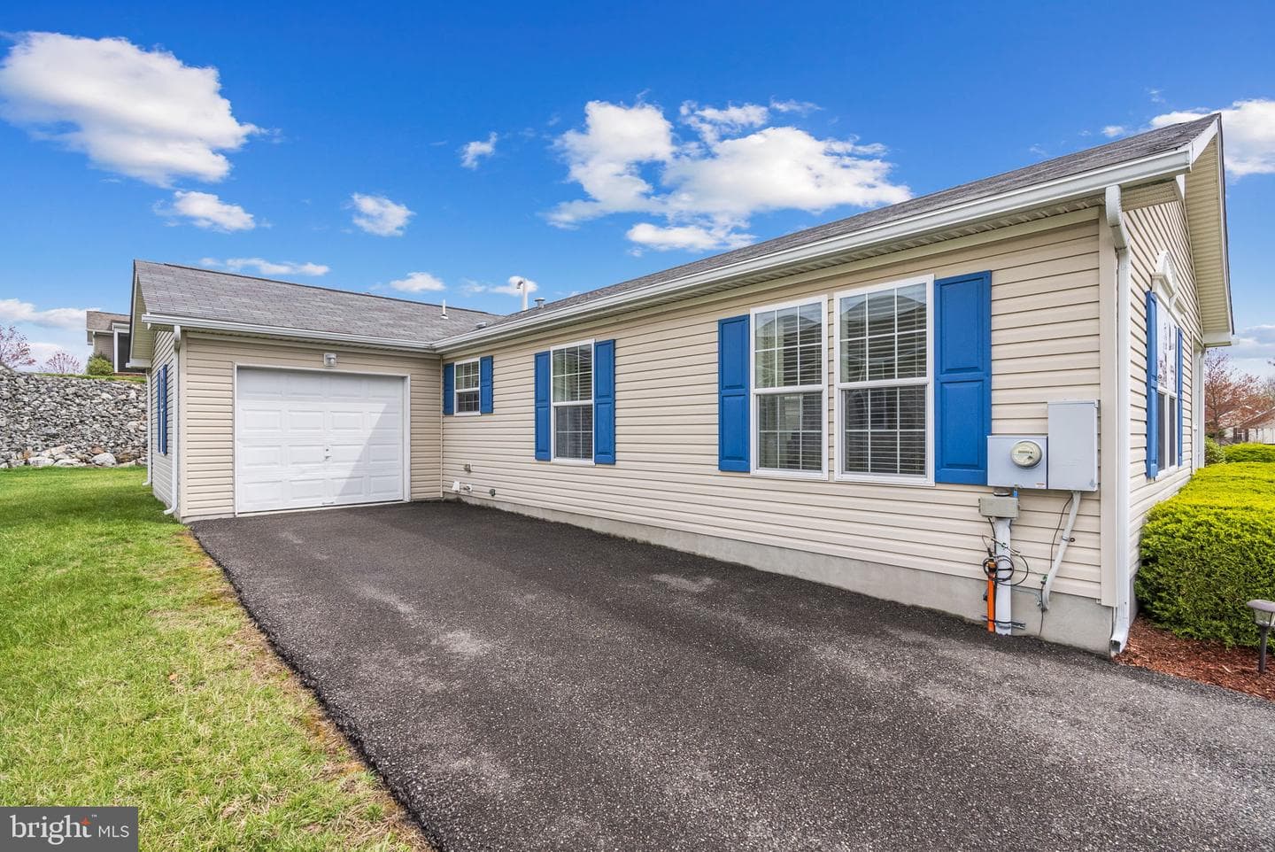 86 Westin Road photo 5