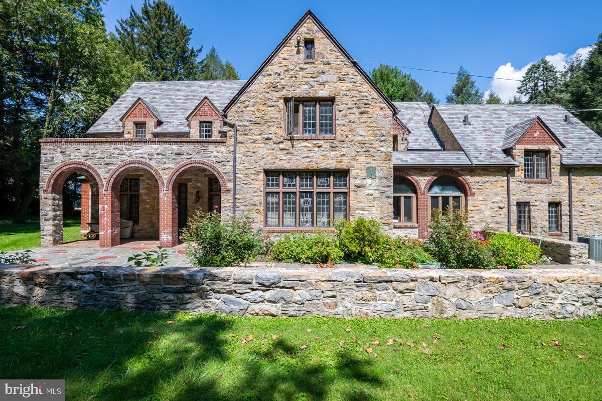 1804 Bernville Road photo 4