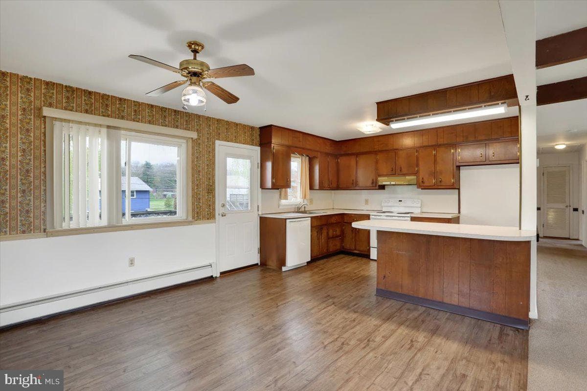410 Laurelwood Drive photo 11