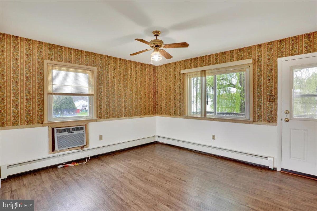410 Laurelwood Drive photo 12