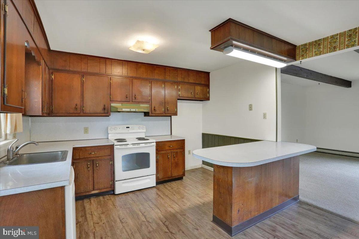 410 Laurelwood Drive photo 14