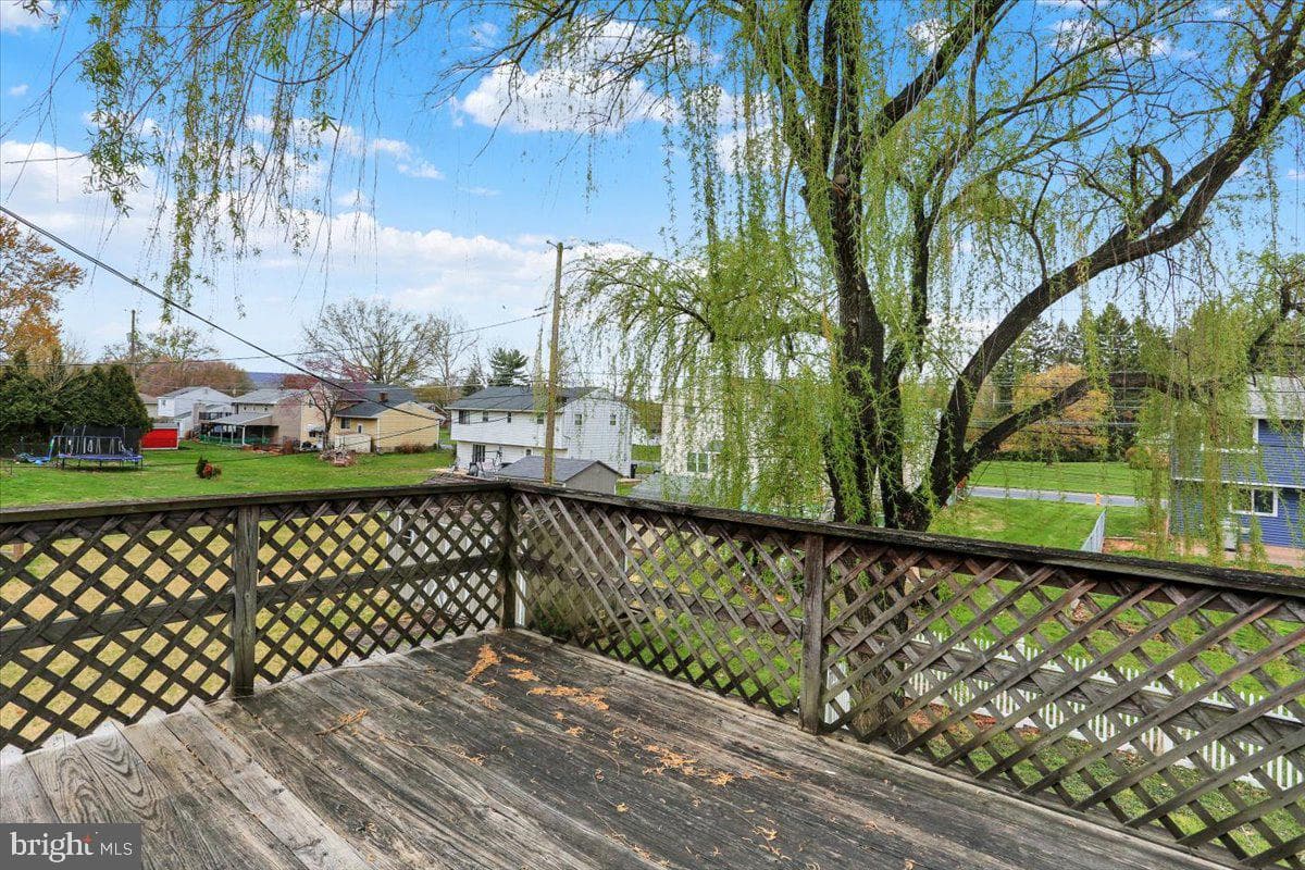 410 Laurelwood Drive photo 17