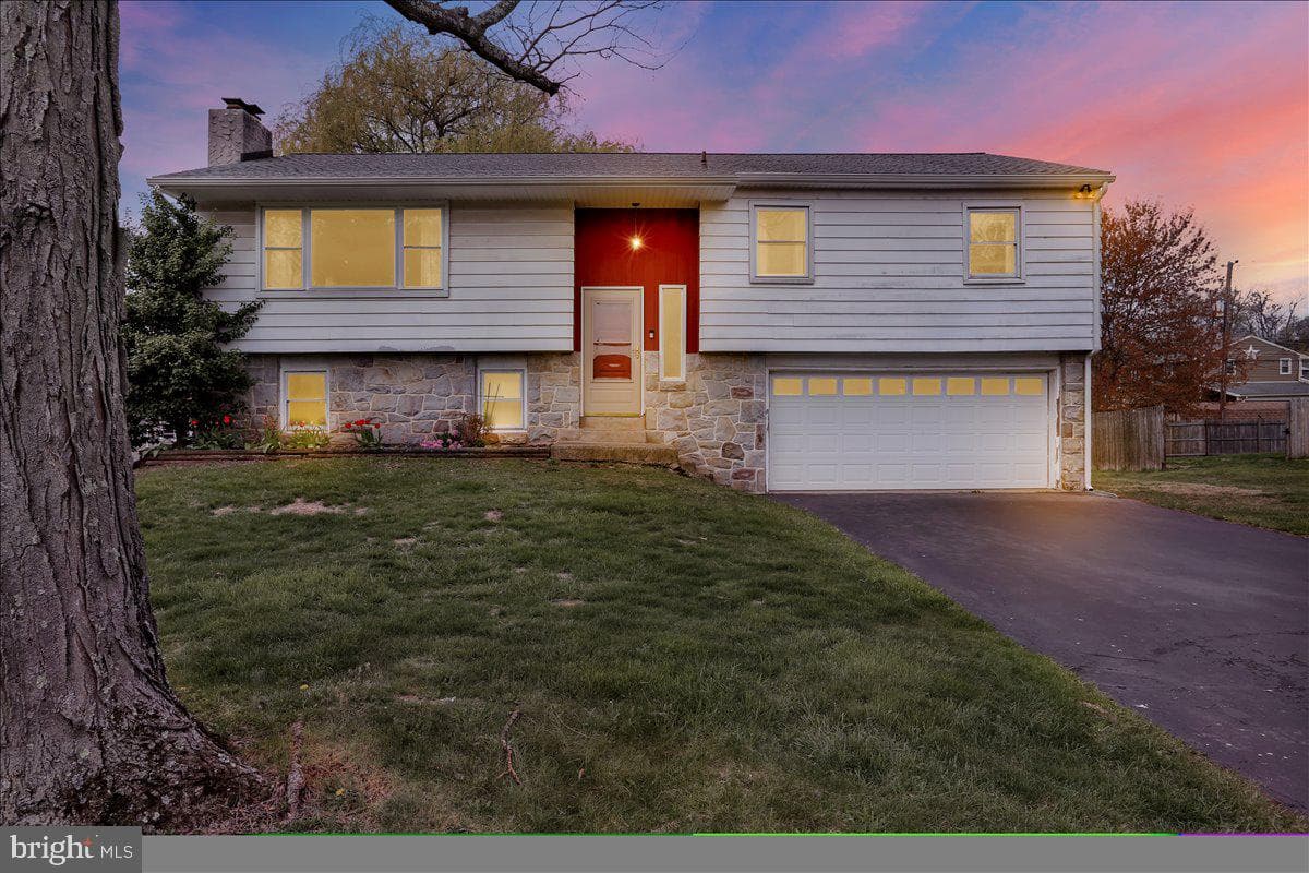 410 Laurelwood Drive photo 3