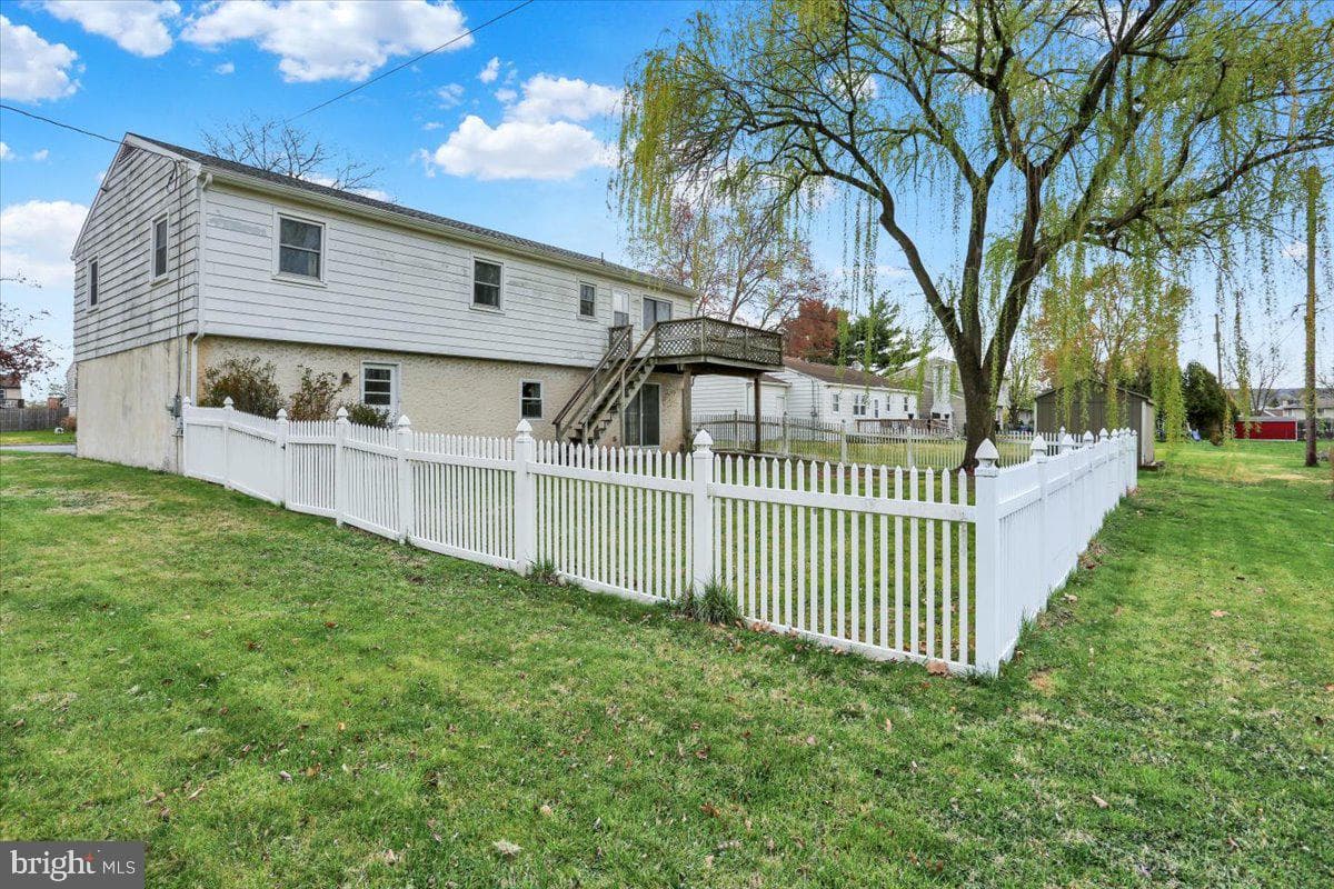 410 Laurelwood Drive photo 33