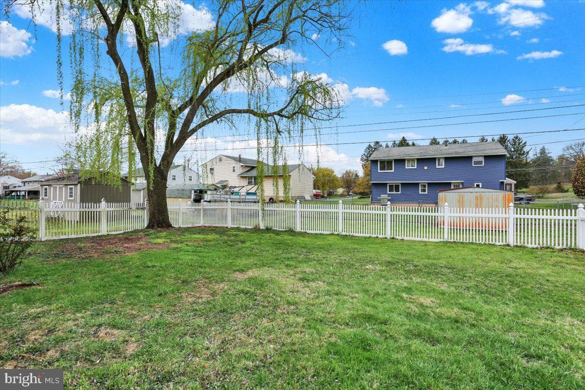 410 Laurelwood Drive photo 34