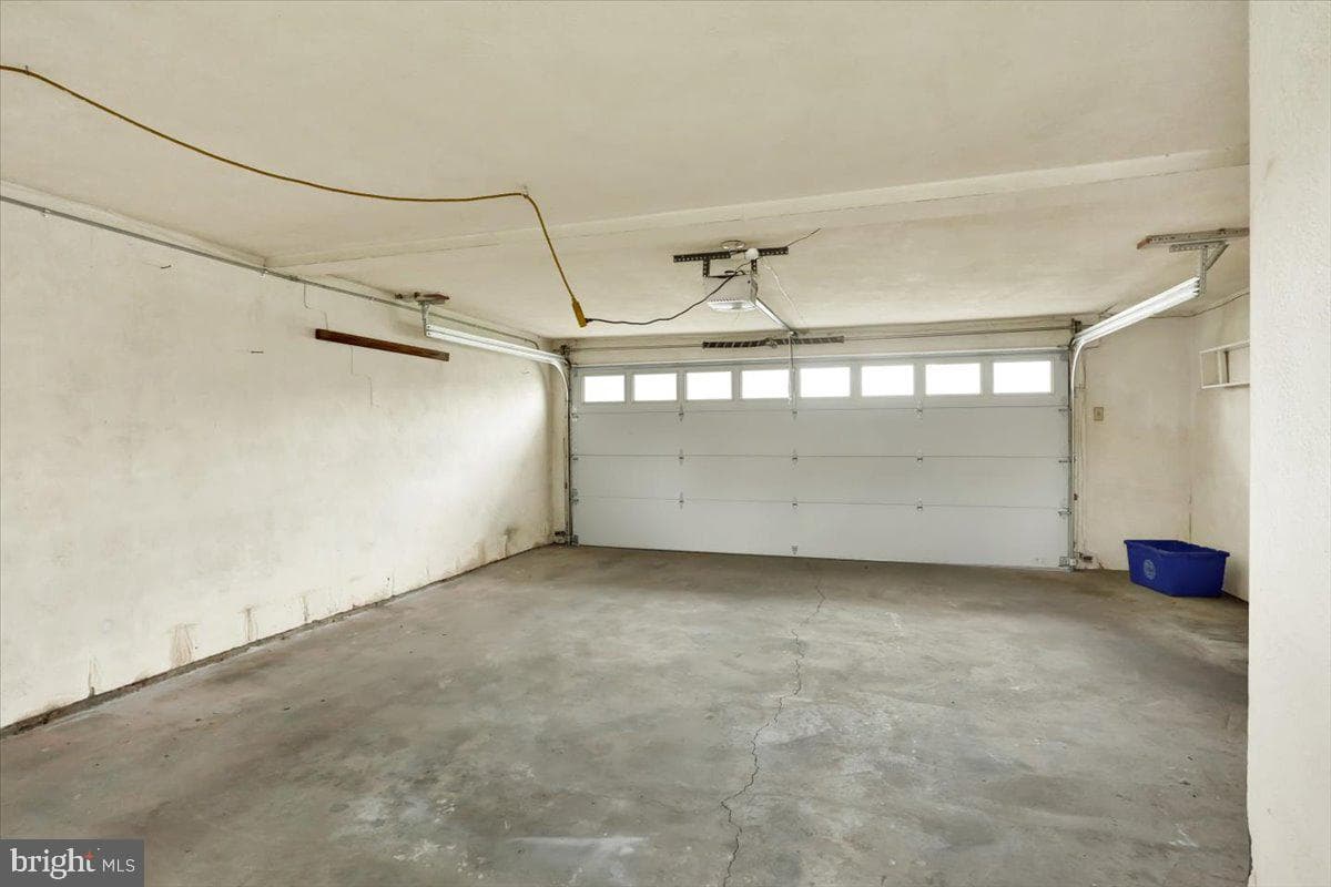 410 Laurelwood Drive photo 38