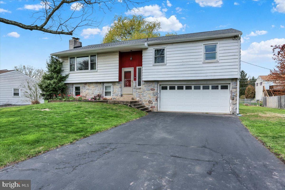 410 Laurelwood Drive photo 4