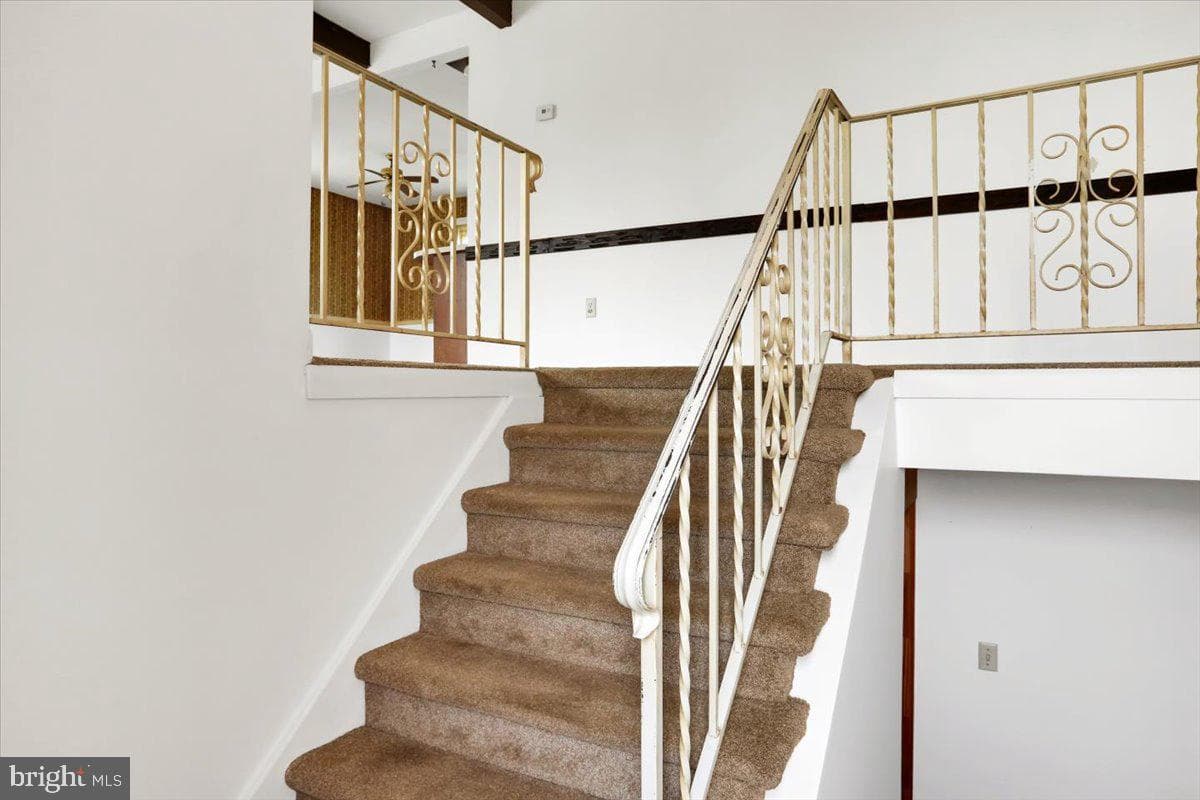 410 Laurelwood Drive photo 5