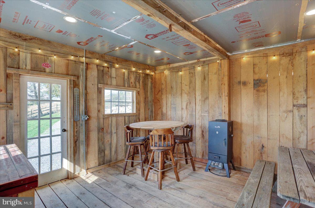 1032 W Leesport Road photo 5