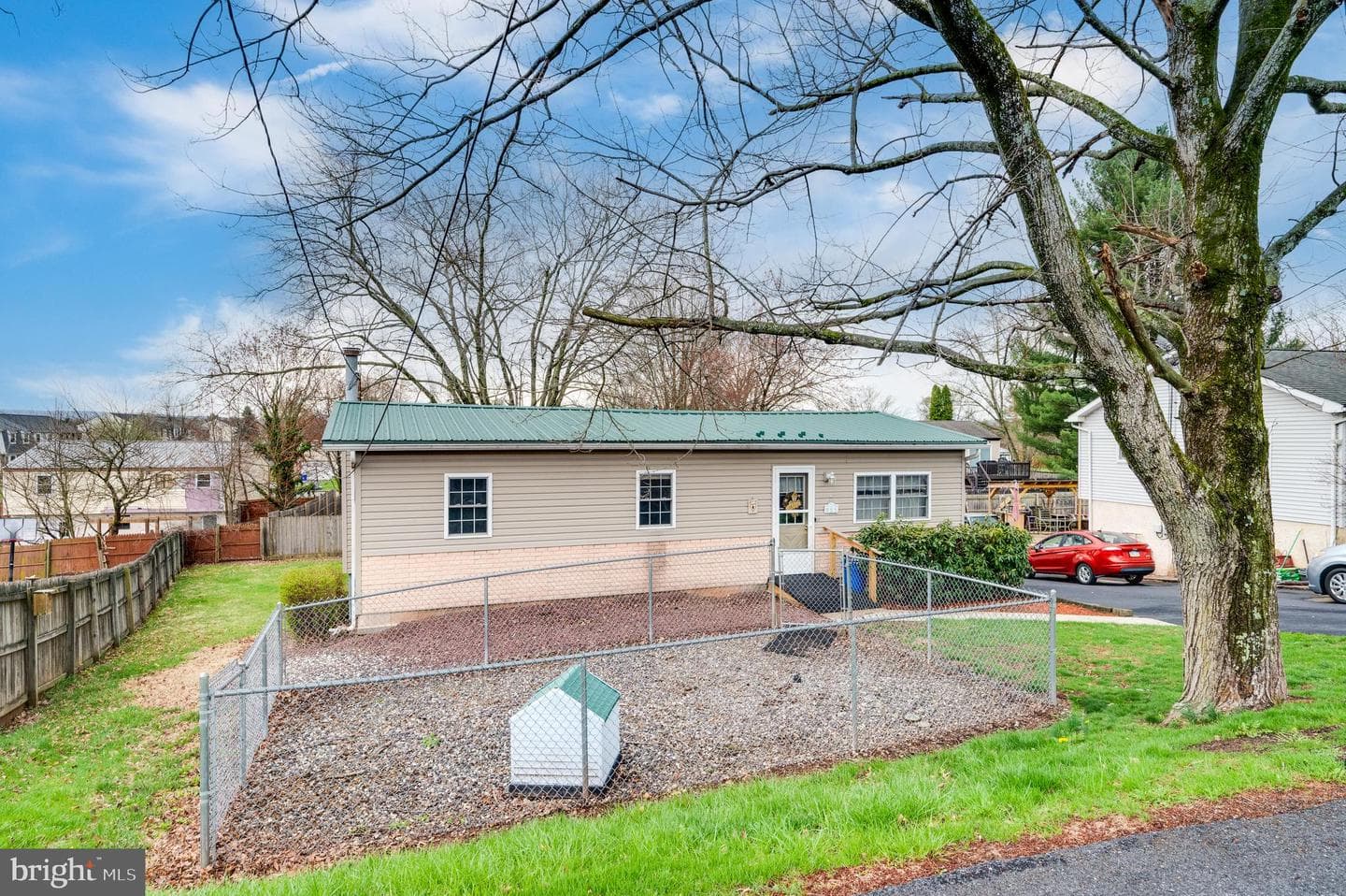 1250 Dauphin Place photo 4