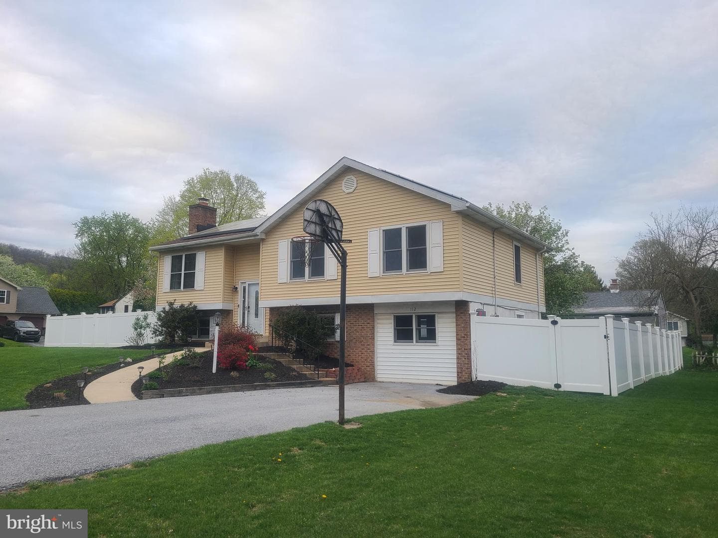 112 Cathy Ann Drive photo 3
