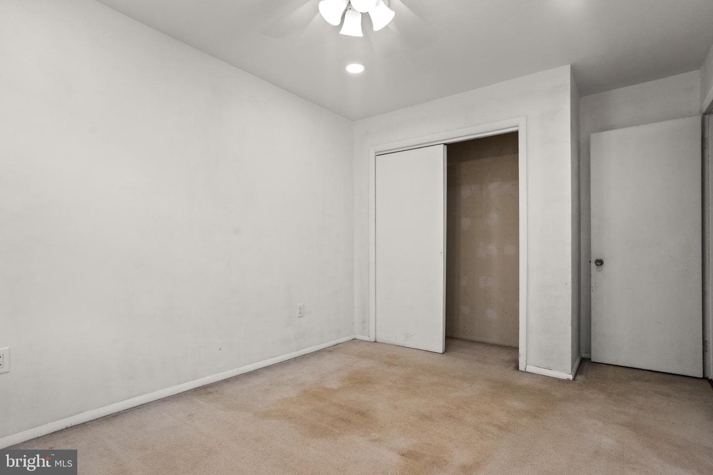 38 Lindy Lane photo 15