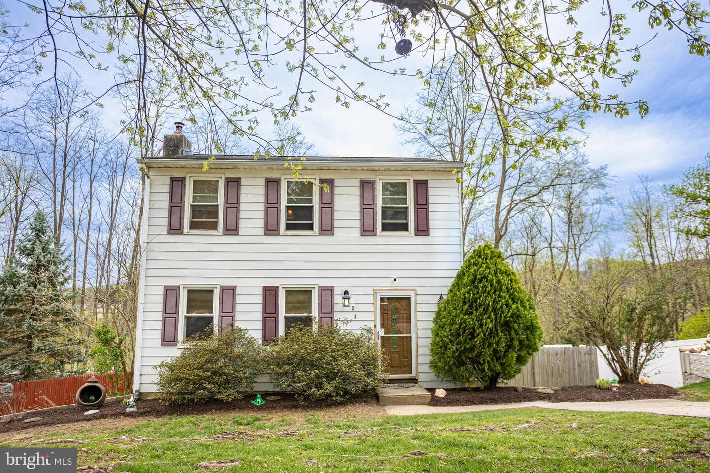 38 Lindy Lane photo 2