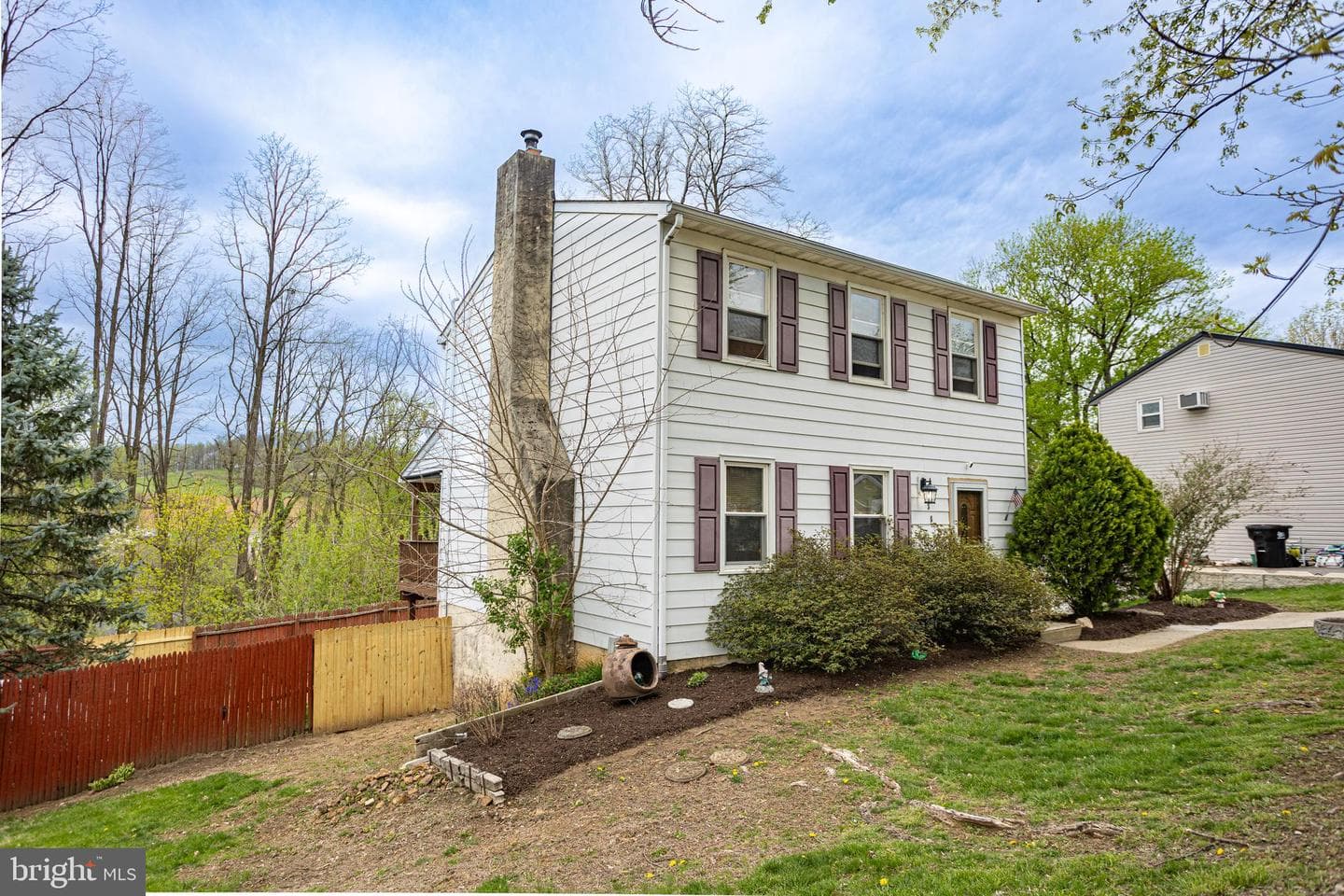 38 Lindy Lane photo 3