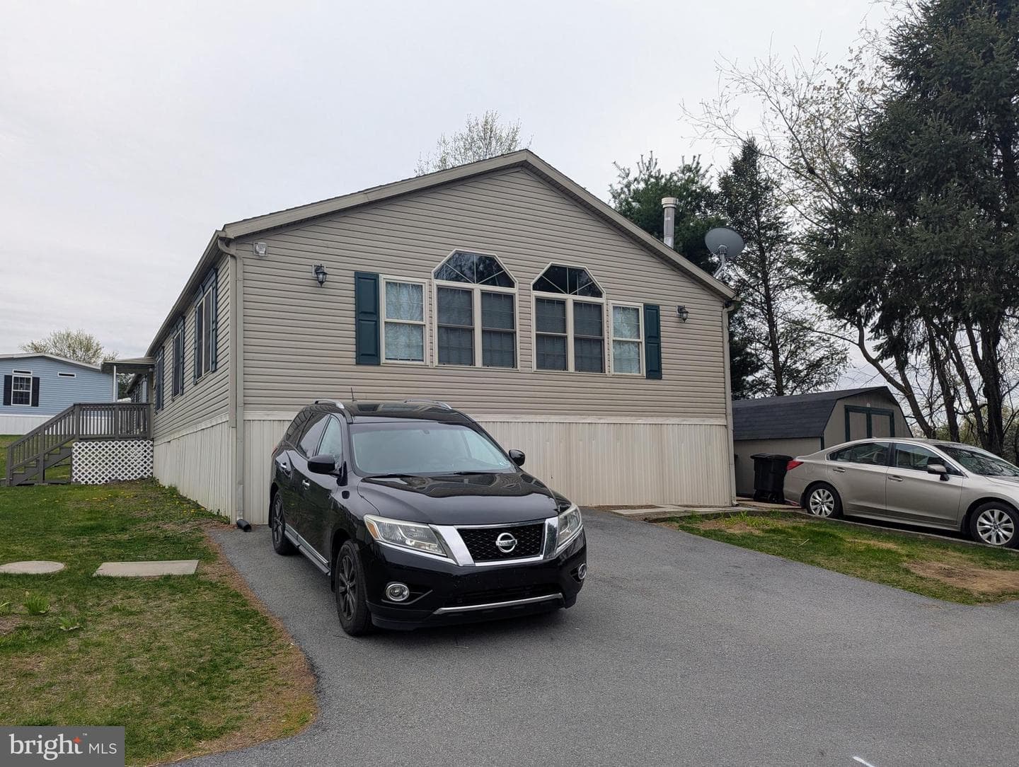 3 Hawthorne Lane photo 2