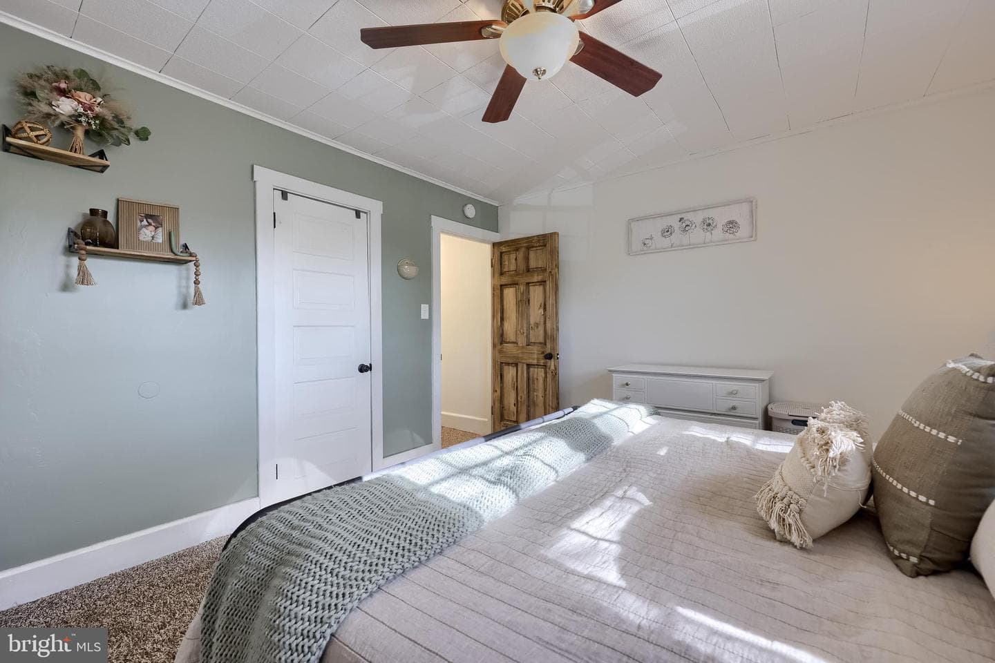 203 Intervilla Avenue photo 17