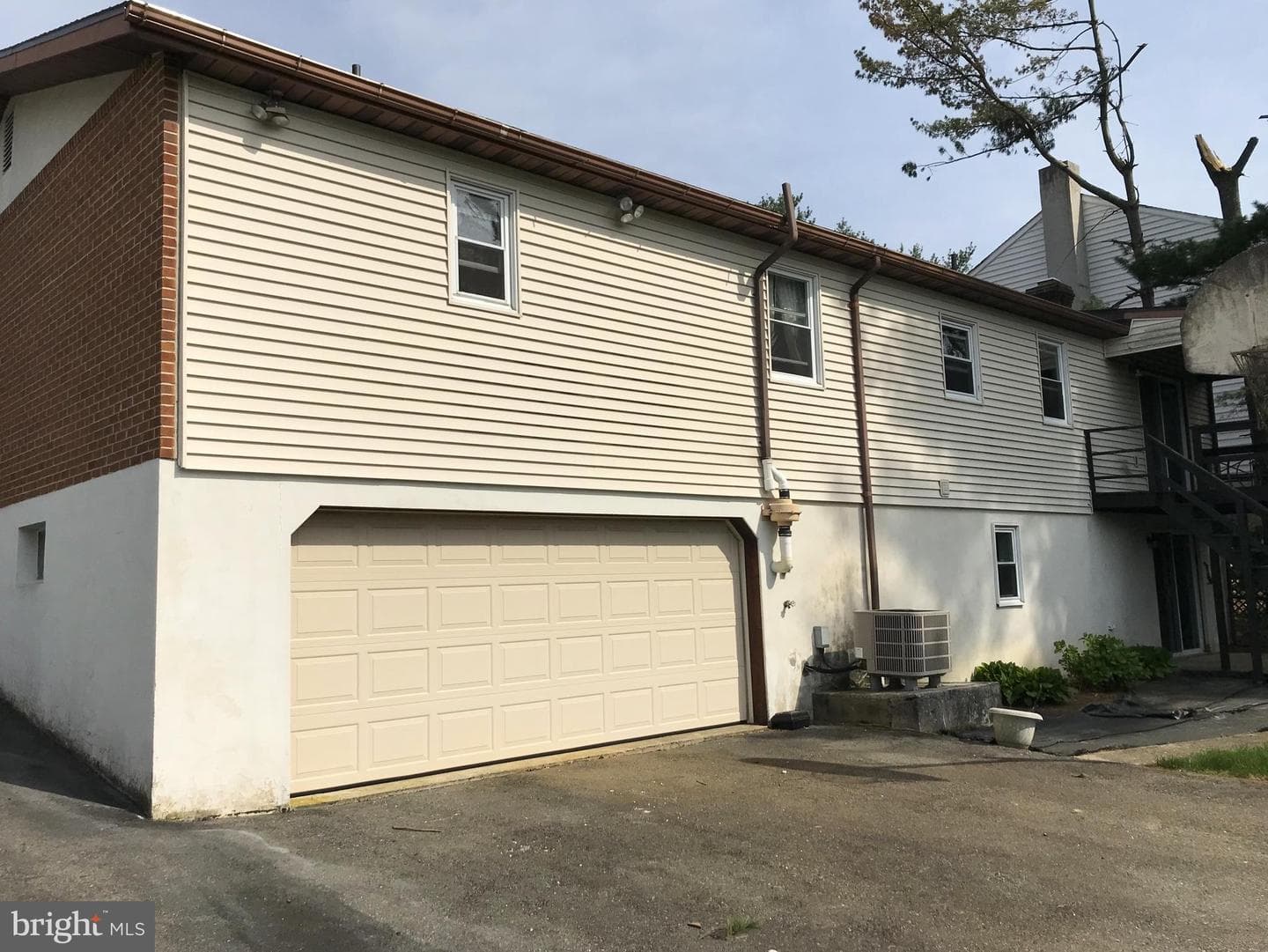 211 New Castle Drive photo 54