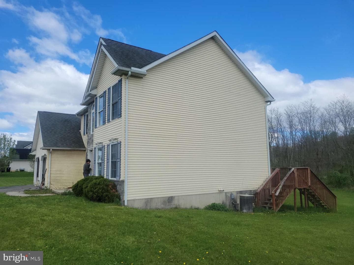 201 Steven Drive photo 3