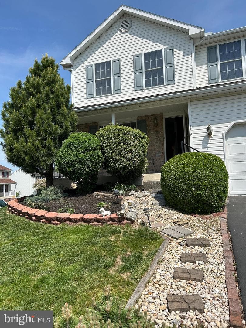349 Oneida Drive photo 3