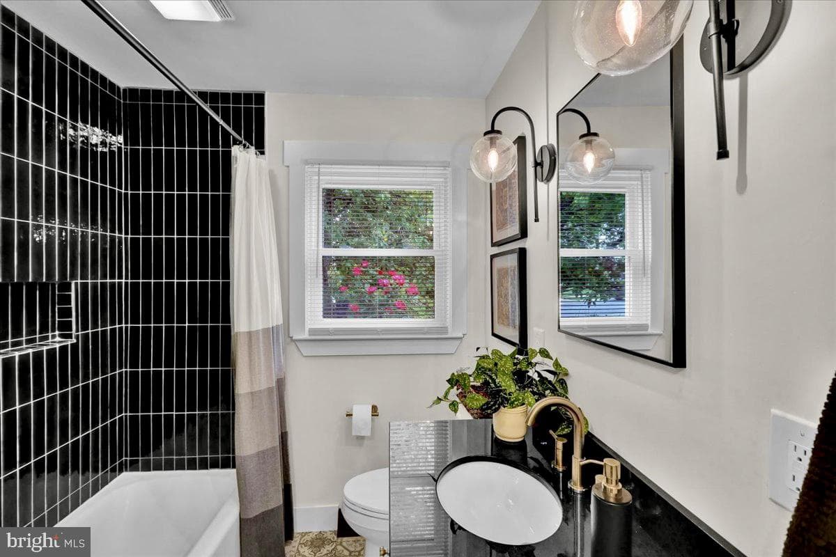 608 Dorchester Avenue photo 16