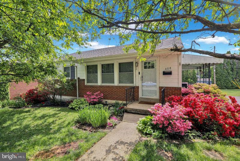 608 Dorchester Avenue photo 2