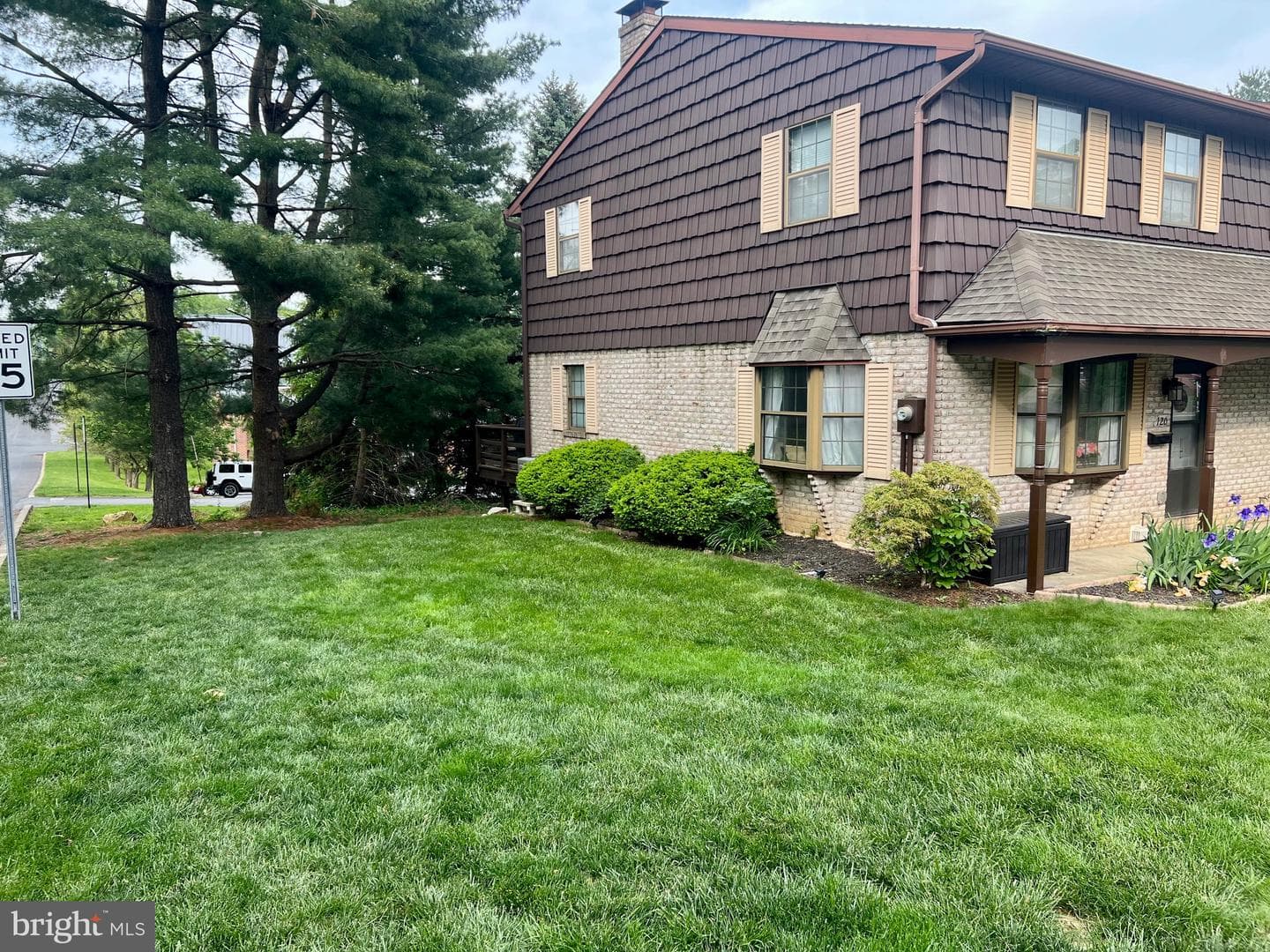 120 Popodickon Drive photo 2