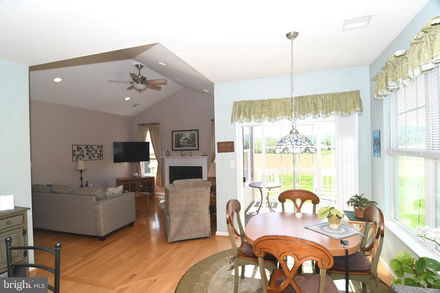 89 New Hope Boulevard photo 10