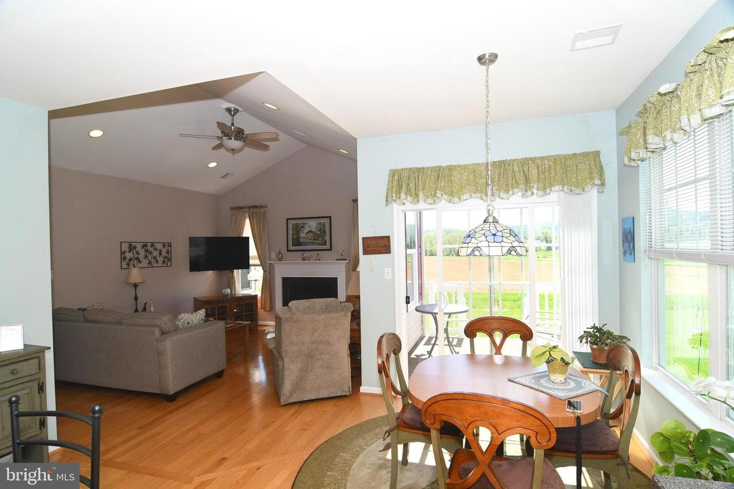 89 New Hope Boulevard photo 12