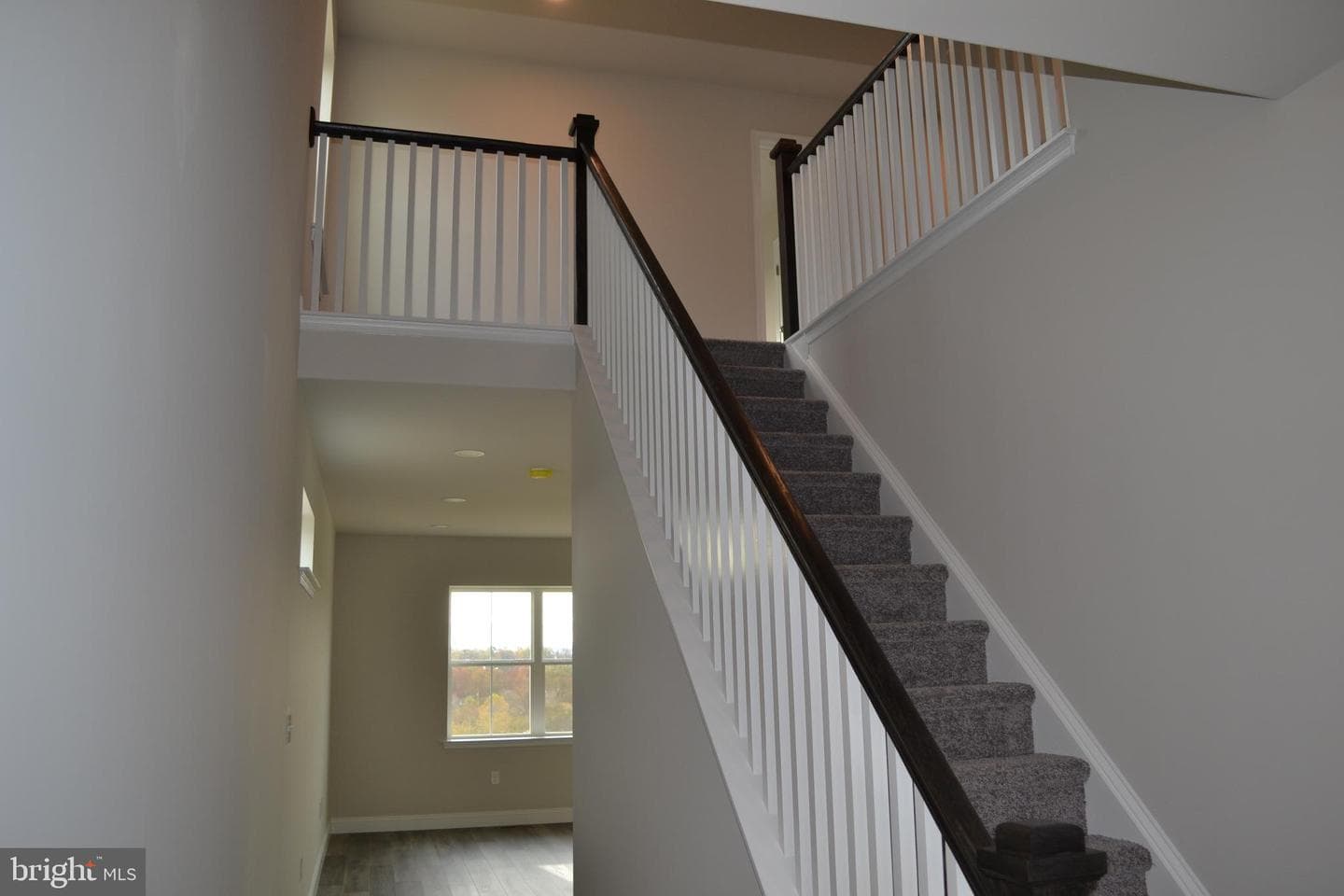 201 Sunglo #(Lot #128) photo 2