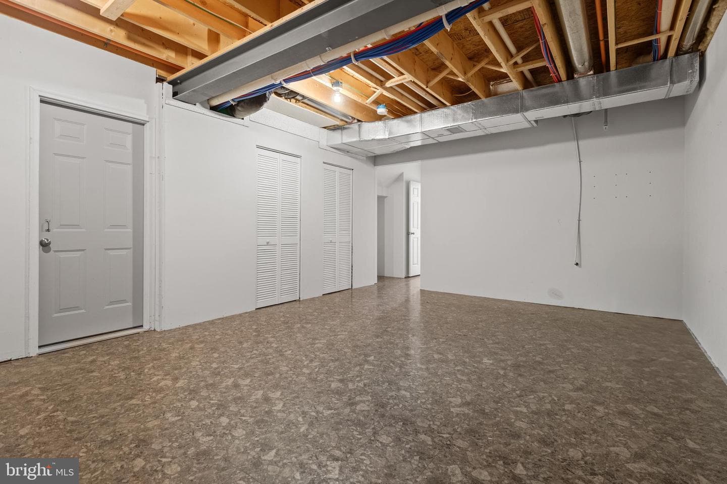 805 Heather Way photo 11