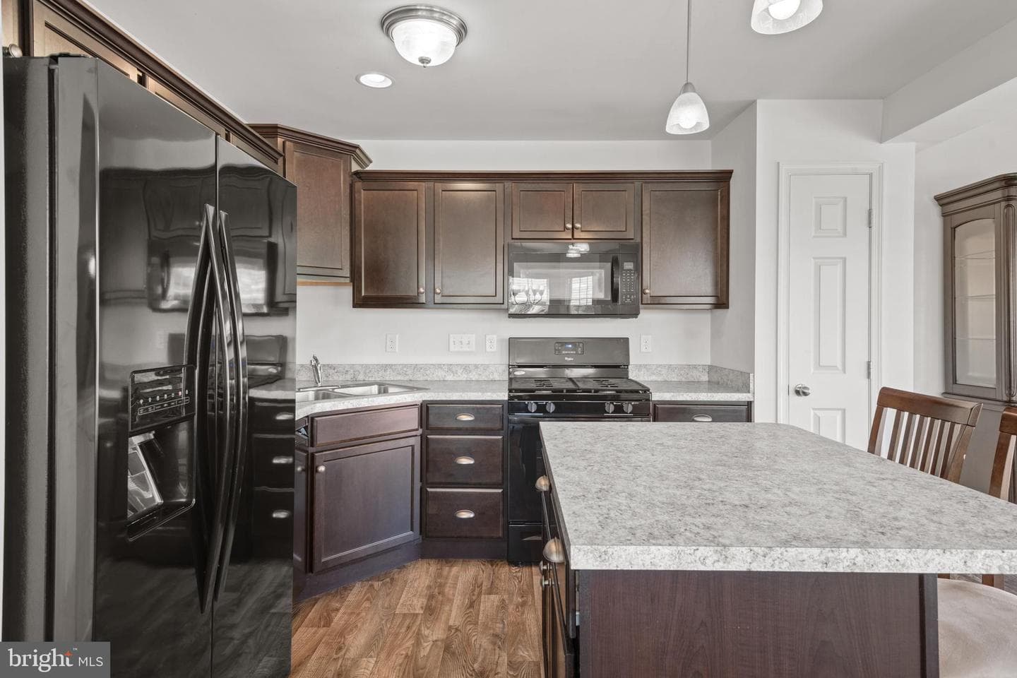 805 Heather Way photo 16