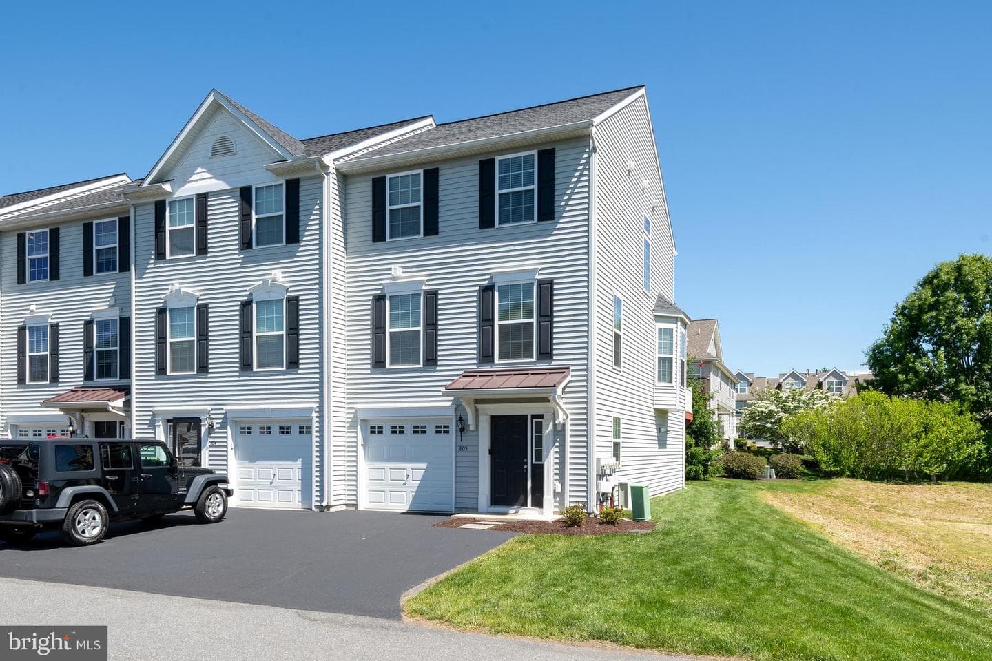 805 Heather Way photo 3