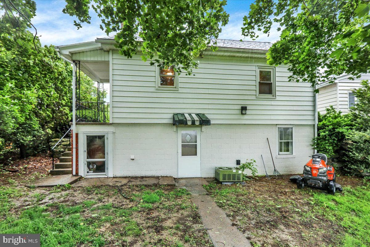 663 N 5th Street photo 23