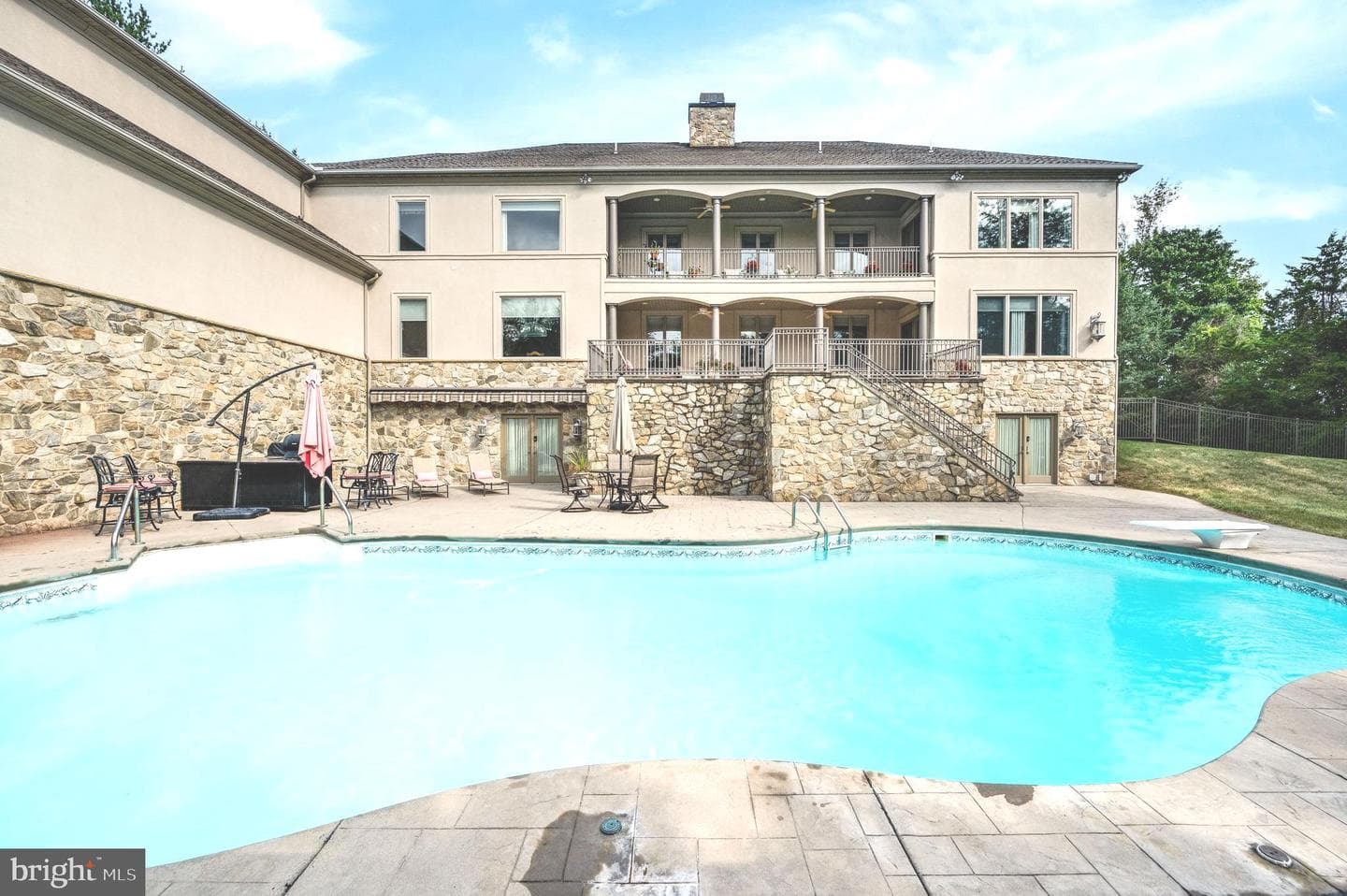 12 Chestnut Hill Drive photo 2