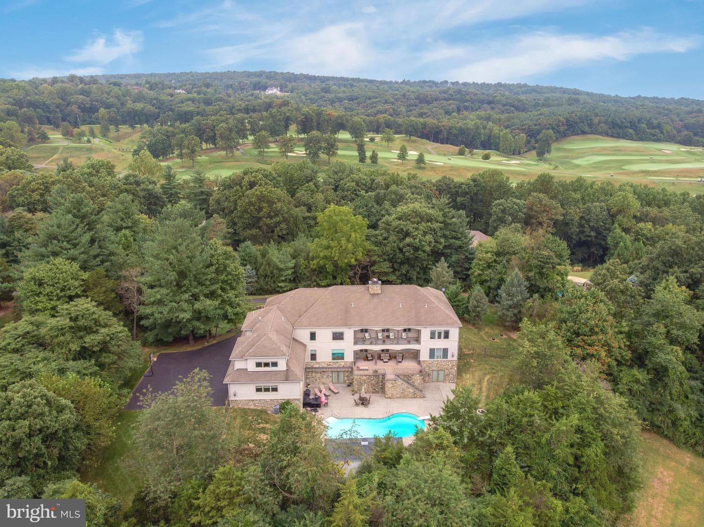 12 Chestnut Hill Drive photo 4