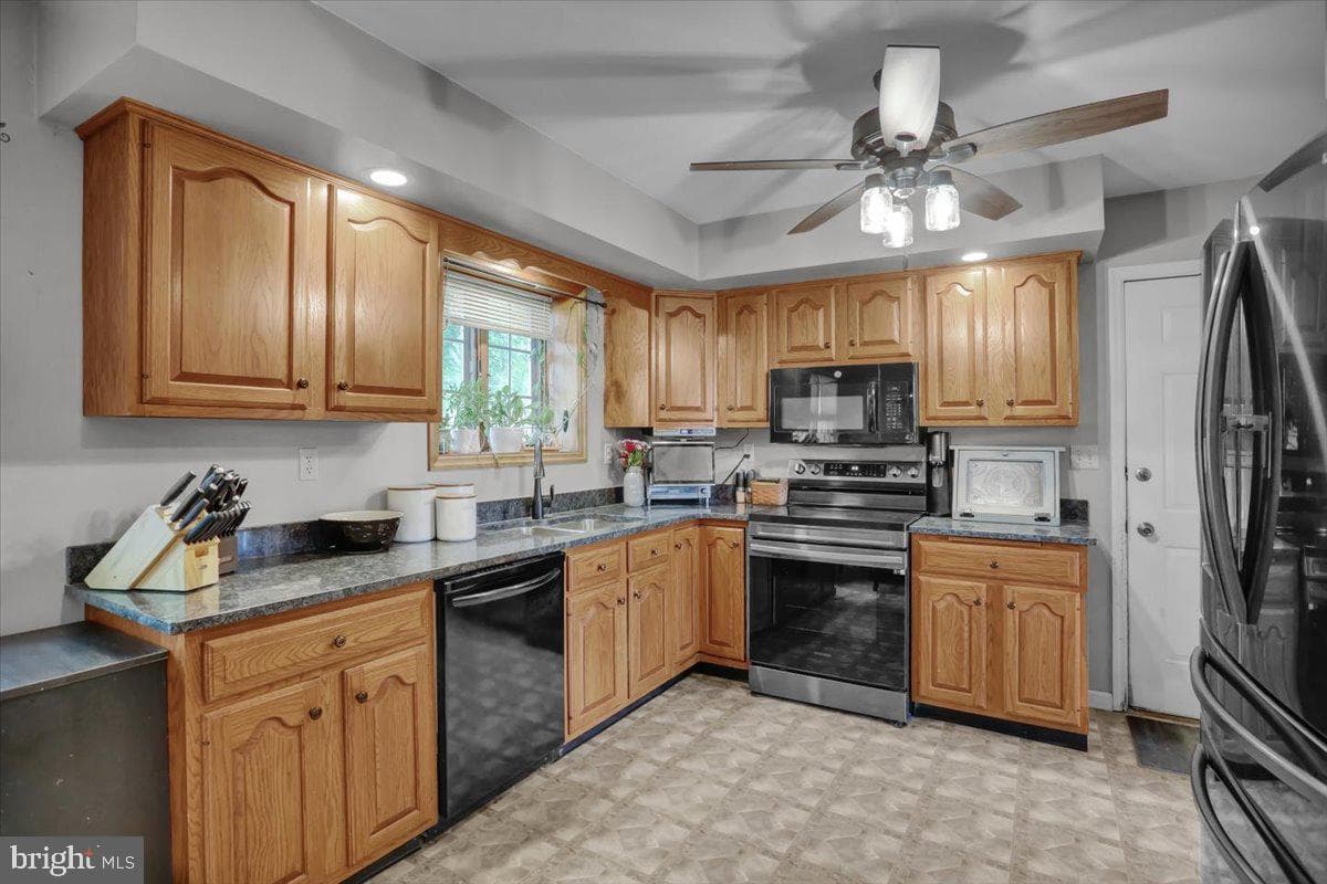 281 Sharadin Road photo 9