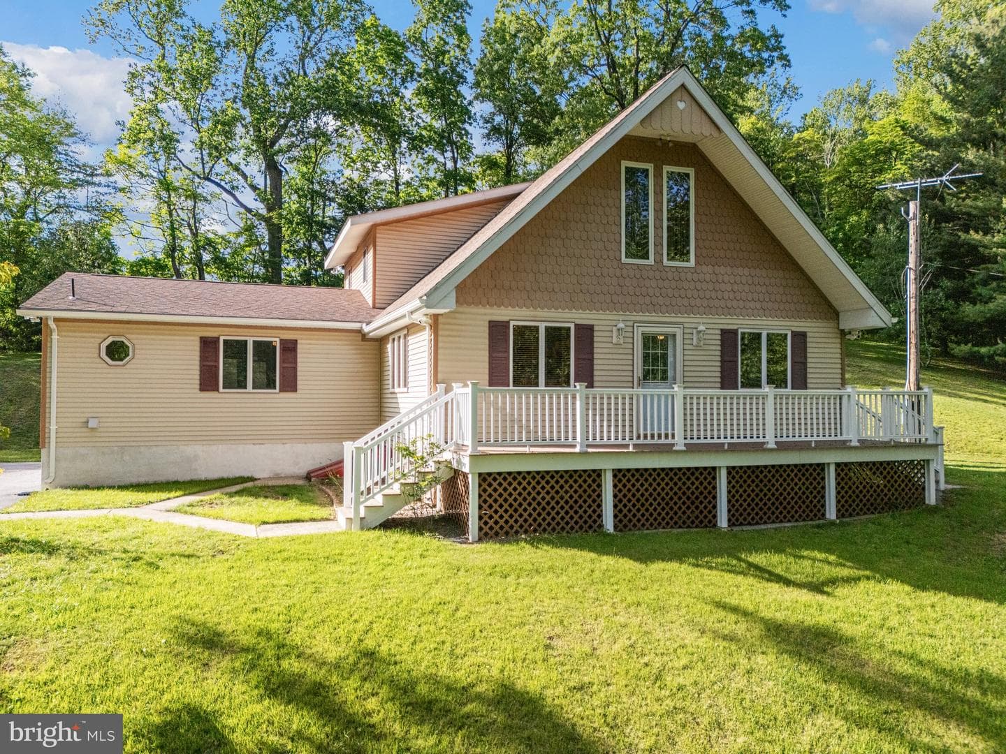 2033 Weisstown Road photo 2